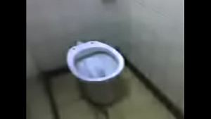 EL INODORO QUE HABLA