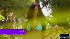 Gorgeous Australian MILF Playboy model exposes her hot nude body