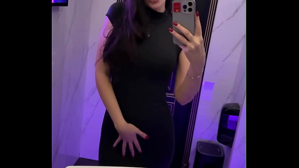 In the club I decided to fuck my pussy.