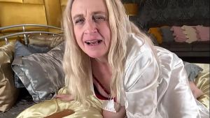 My mega dildo experiments to orgasm