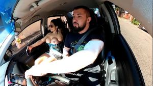 Passageira Safada entra no Uber sem calcinha e motorista não resiste