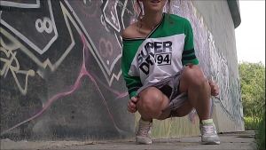 Sexowna Isabel sika przy drodze, Redmystery Isabel