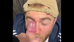 When I’m not working the day job my other job is hanging around public toilets – pleasuring meaty dick and draining lads…