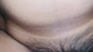 ඇගිල්ල ගහ ගහ ඉද්දි  මාට්ටු වෙලා හොදට හුකා ගත්තා