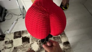 Fitness model looking for a sports bra / I cum on amazing ass in yoga pants/Candyluxxx