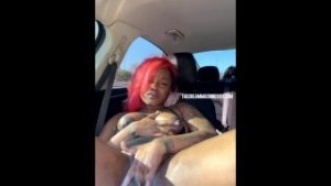Getting Slutty In The Car While Strangers Drive By! – Macaroni Pussy & Sexy Faces