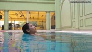 Hot underwater babe Lady Dee swims naked