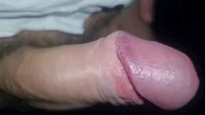 SBORRATA IN PUBBLICO | SEGA IN AUTO NEL PARCHEGGIO PUBBLICO – CAZZO DURO E UNA FORTE SCHIZZATA