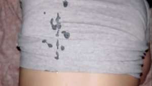 Xxx entro al cuarto de mi hijastra recibe supercumshot