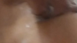 je suis toujours sous la douche et je me touche 💋