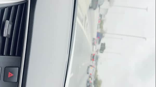 Mamei o motorista de App saindo da casa de swing, depois de ter mamado e ter dado pra vários. no final ainda fiz um agrado pro corno que ele merecia.