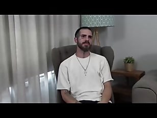 Petite babe makes a PORN DEBUTIUy2