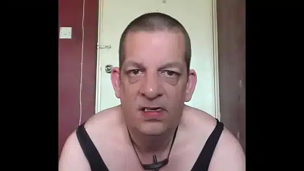 bisexual crossdressing gay mark wright has this message for the hater don,t hate my videos love them as i swollow your piss instead of mine