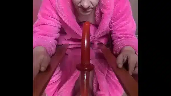 bisexual gay would love to show you how he would treat your cock and i am sure you would not say no after you have seen this video