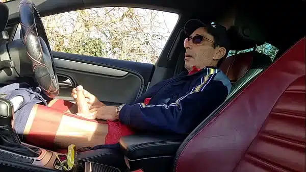 Bulgarian older Gypsy whore fucks himself in side the car to be seen in gay cruising area