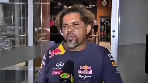 Dotado 22cm de Goiânia procura casal hetero ou bi para realizar fantasia.