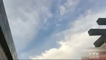 Fudeu com o vizinho do condominio na piscina. Casada gostosa e safada, nao resiste o volume do pau do vizinho e pode com ele na piscina.