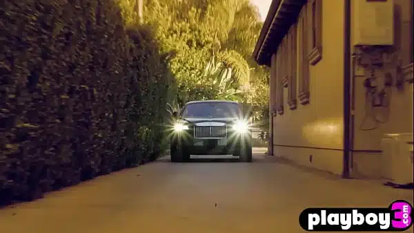 Sexy big tits babes washing luxurious car and posed wet and sexy in bikini