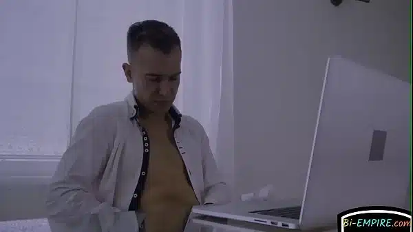 Horny bisexual stud getting spit roasted