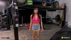 Lao Latina’s Desperate Car Repair: Pussy for Service