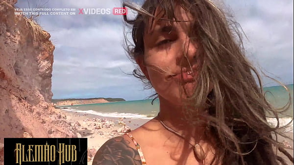 Sexo selvagem em público com a DreadHot na praia mais paradisíaca do Brasil