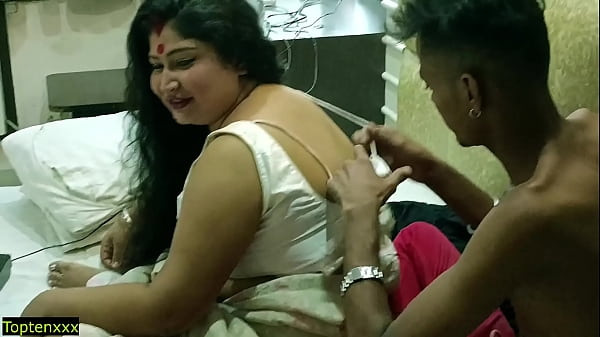 Indian Bengali Ganguvai fucking with big cock boy! With clear audio